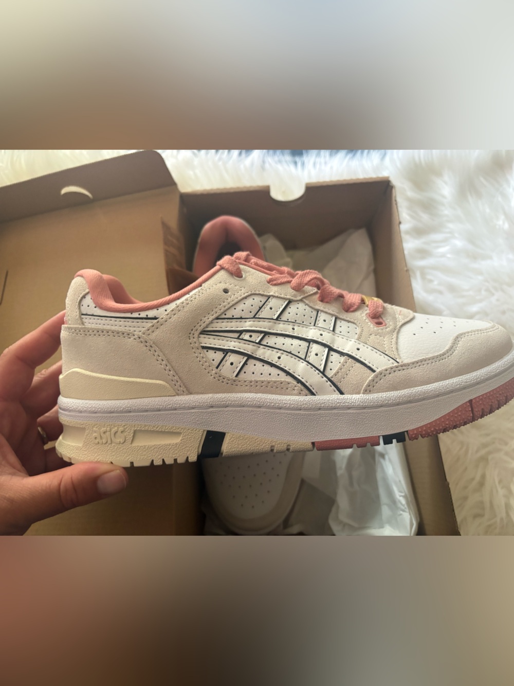 Asics Cream and Pink Mens Low-Top Sneakers - Picture 3 of 4